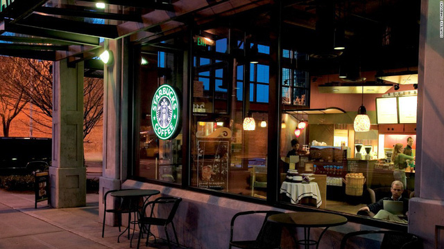 Phép màu nào đưa Starbucks từ một cửa hàng rang cafe thành chuỗi thương hiệu trị giá trăm tỉ đô? - Ảnh 9.